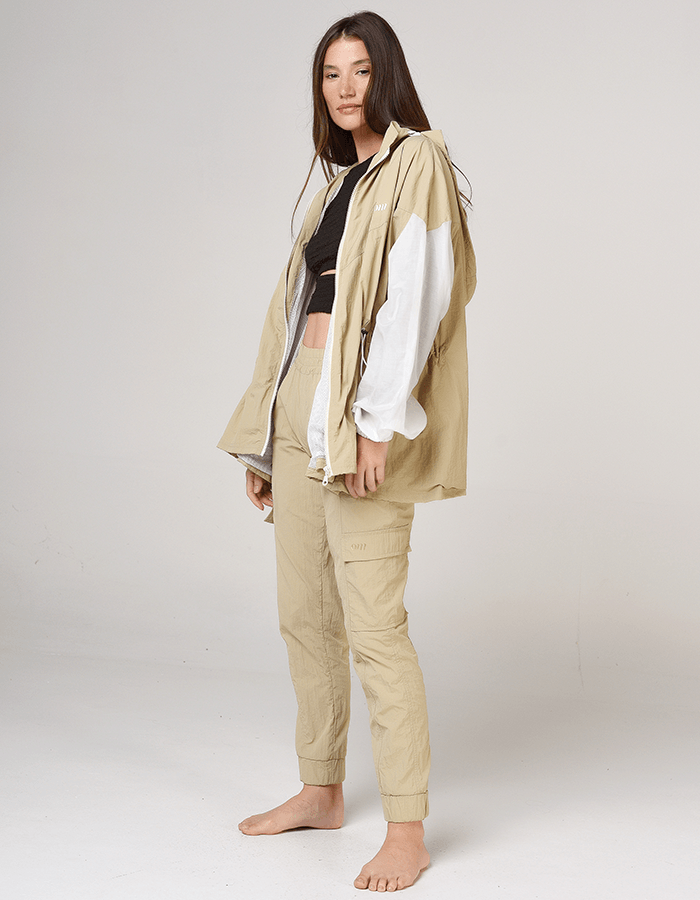 24IOMM110002-CAMPERA-MOREL_beige_04