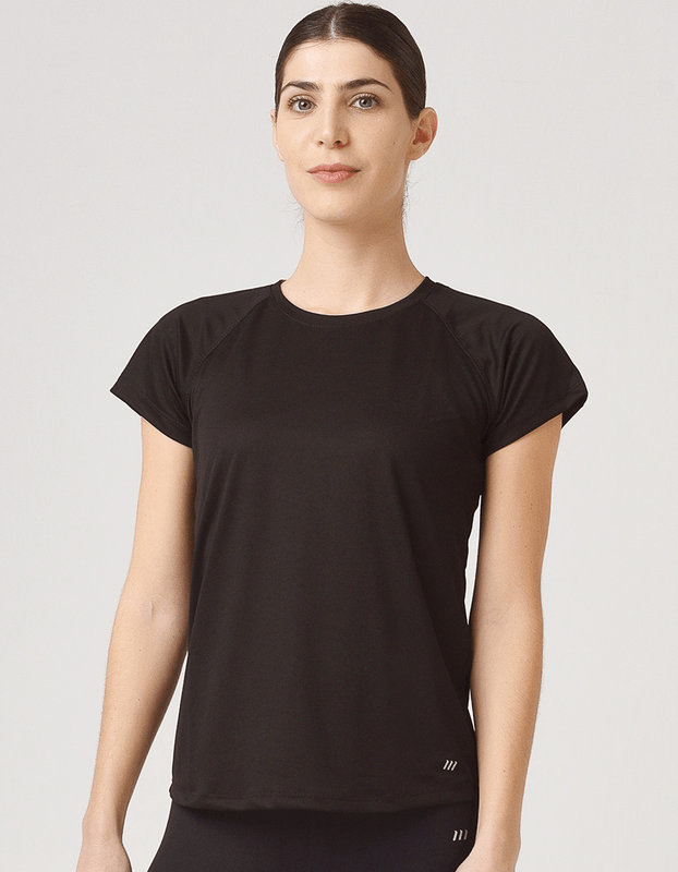 REMERA-CURVED-Negro