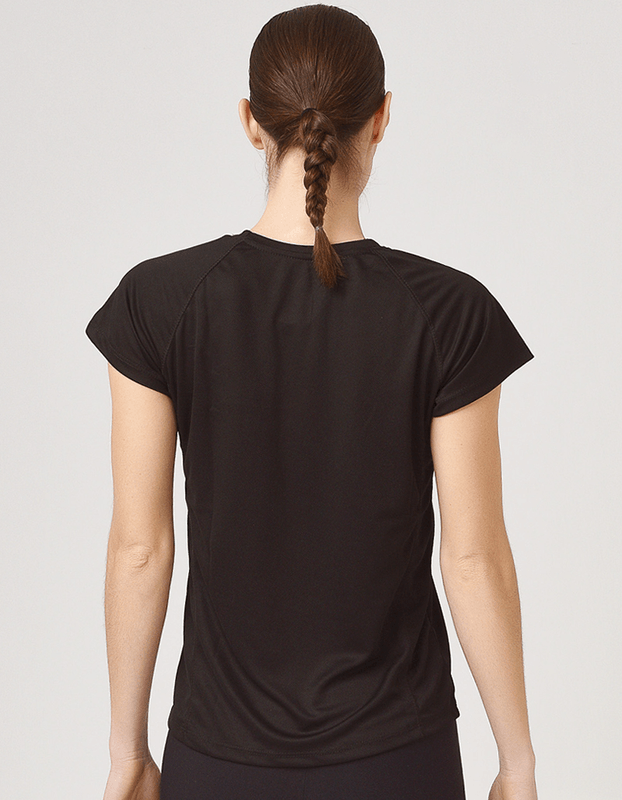 REMERA-CURVED-Negro