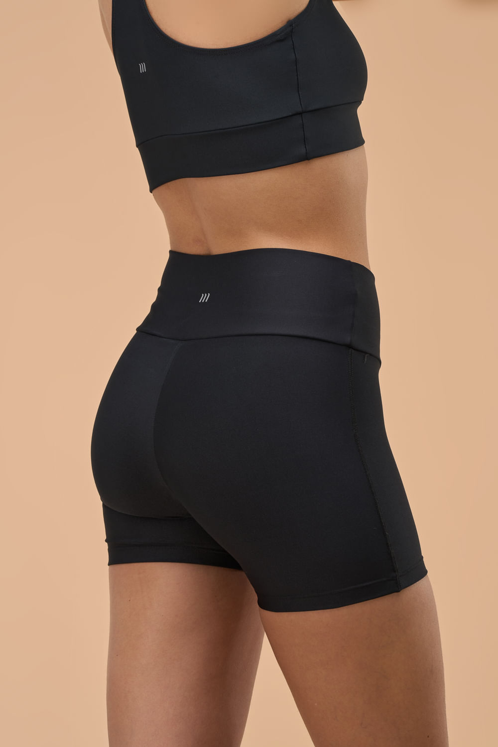 00CSBM260001-SHORT-ROMP-NEGRO-23