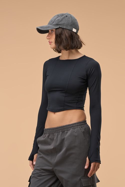 Top Manga Larga Tombe